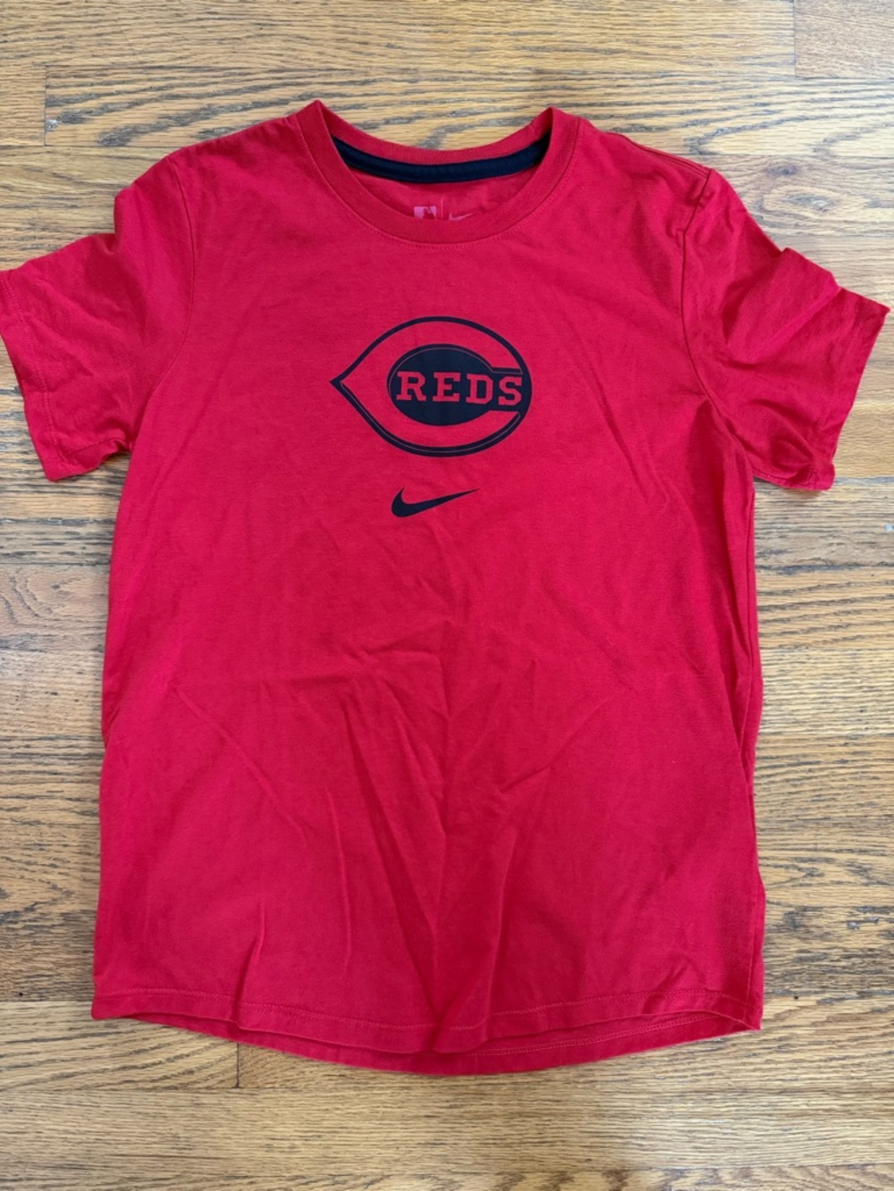 Nike Women’s Red Tee with Cincinnati Reds and MLB Logo